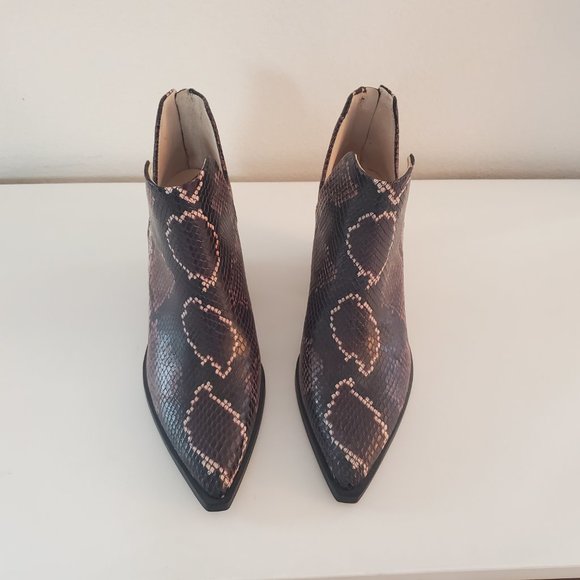 Vince Camuto Gigietta Booties MAUVE MULTI EMBOSSED LEATHER, Size 8 M (like new!) - Picture 2 of 6